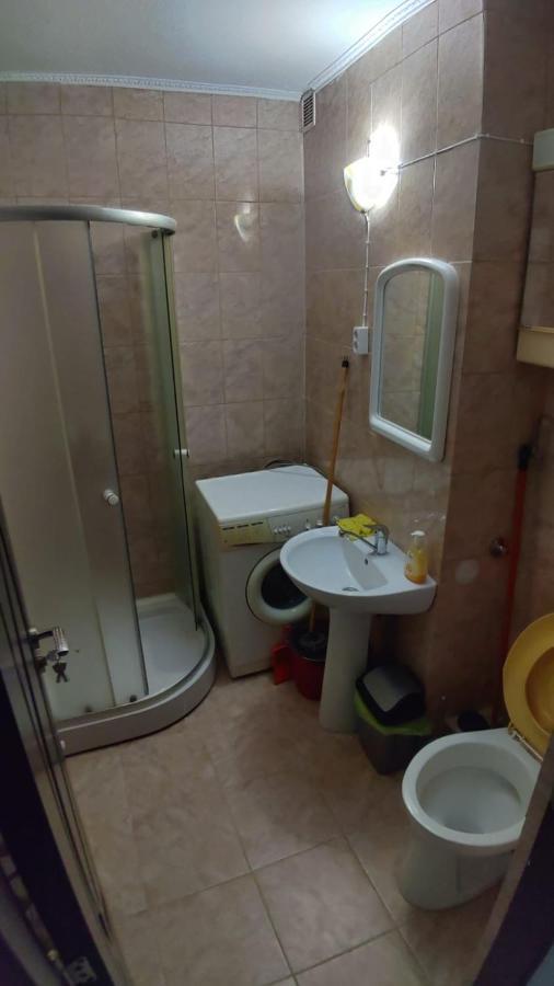 Flora Apartament Lägenhet Satu Mare Exteriör bild