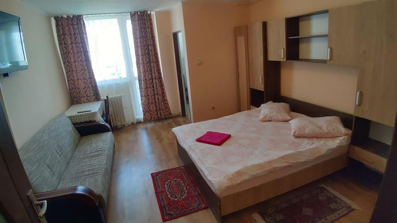 Flora Apartament Lägenhet Satu Mare Exteriör bild