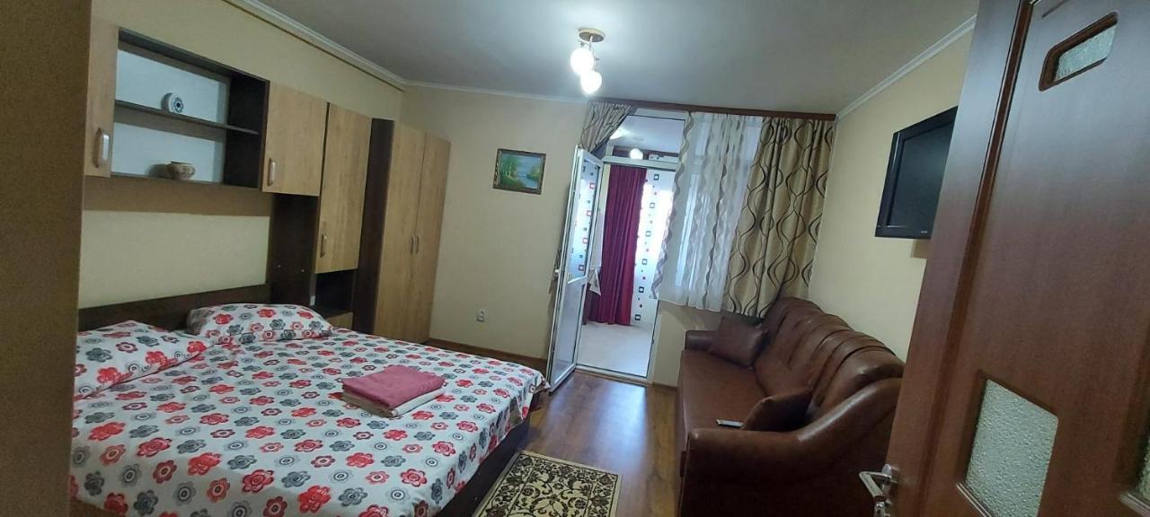 Flora Apartament Lägenhet Satu Mare Exteriör bild