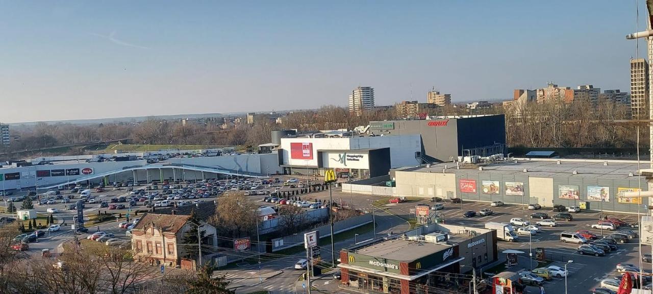 Flora Apartament Lägenhet Satu Mare Exteriör bild