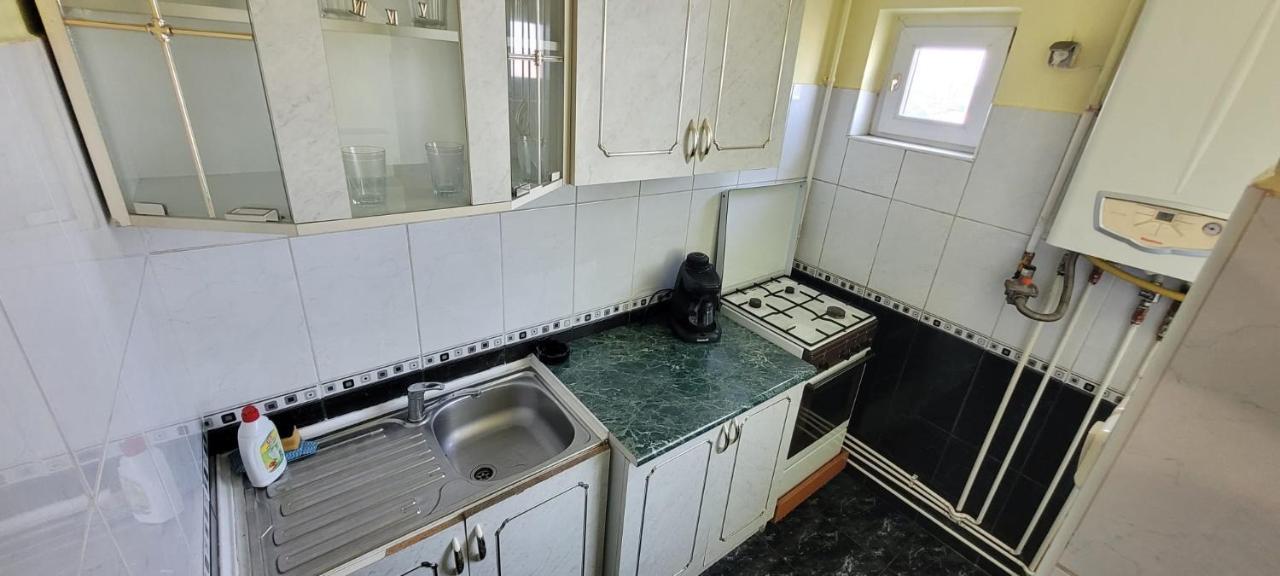 Flora Apartament Lägenhet Satu Mare Exteriör bild