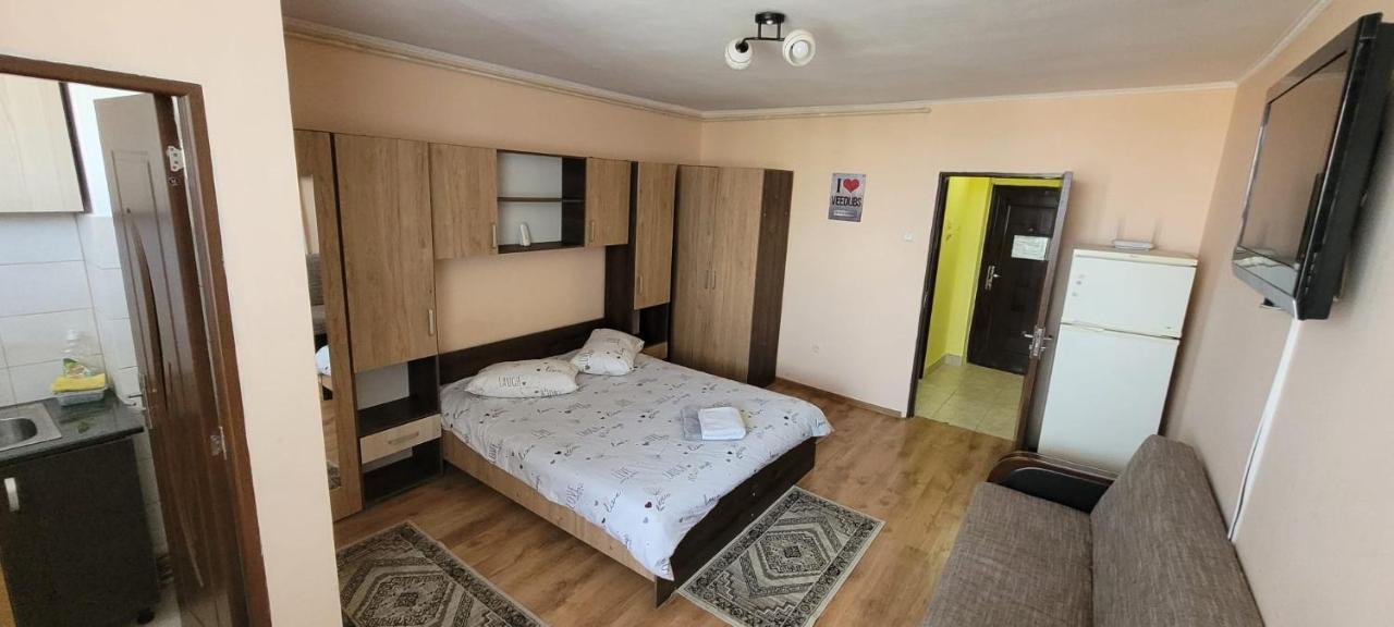 Flora Apartament Lägenhet Satu Mare Exteriör bild